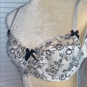 VIctoria’s Secret White Lace Unlined Demi Bra
